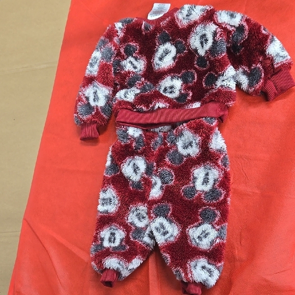 Disney Baby Fuzzy Red and White Outfit - Picture 1 of 6